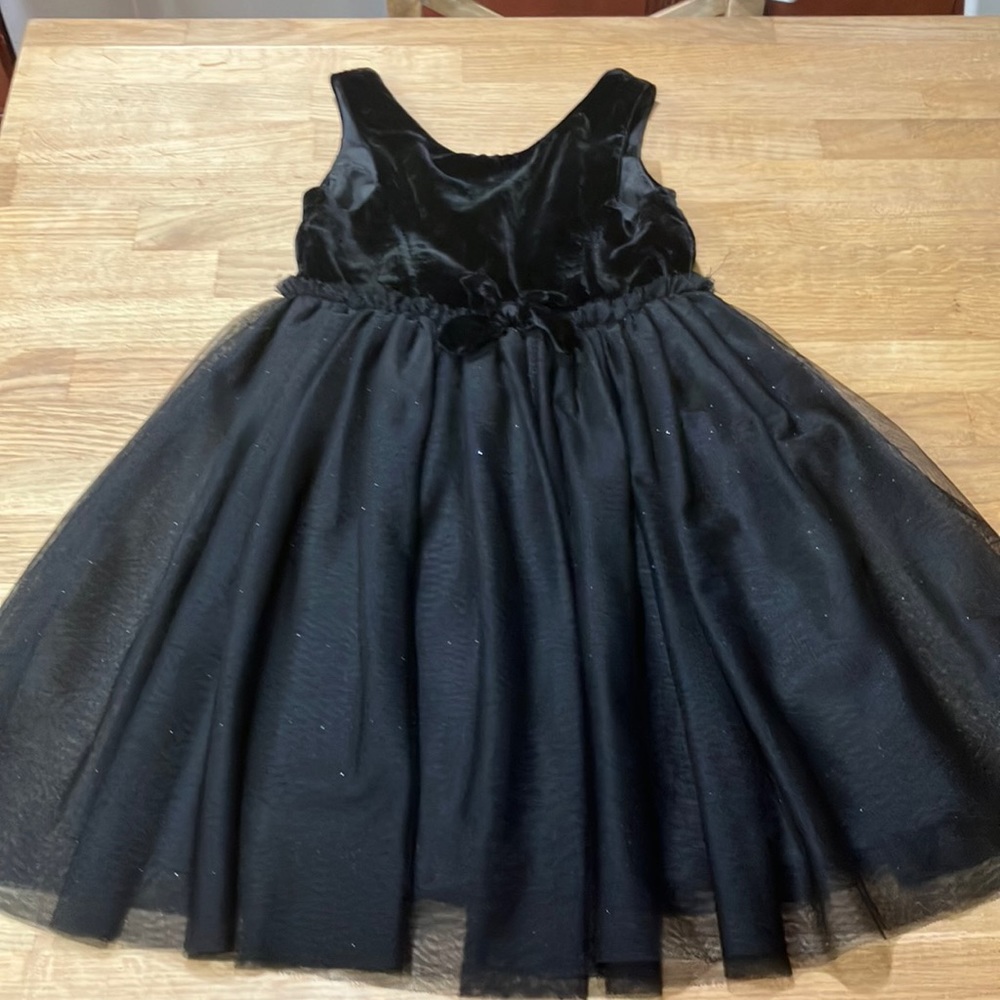 H&M VELVET SPARKLE BLACK KIDS DRESS SIZE 6/7 YEARS